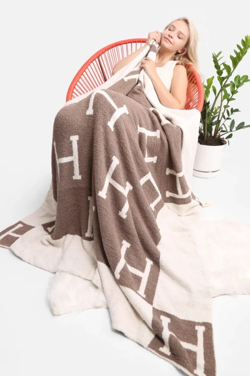 Comfy Blanket "Beige"<Allie Lynn's Boutique Clearance