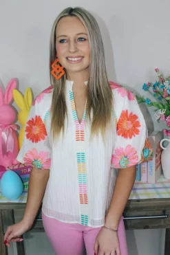 Floral Embroidered Puff Sleeve Top<Allie Lynn's Boutique New