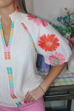Floral Embroidered Puff Sleeve Top<Allie Lynn's Boutique New