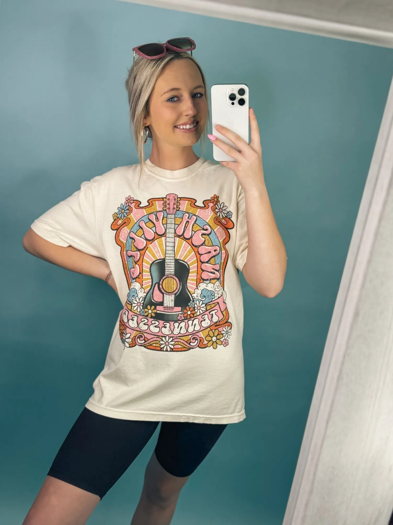 Groovy Nashville Music City Graphic Tee<Allie Lynn's Boutique Fashion