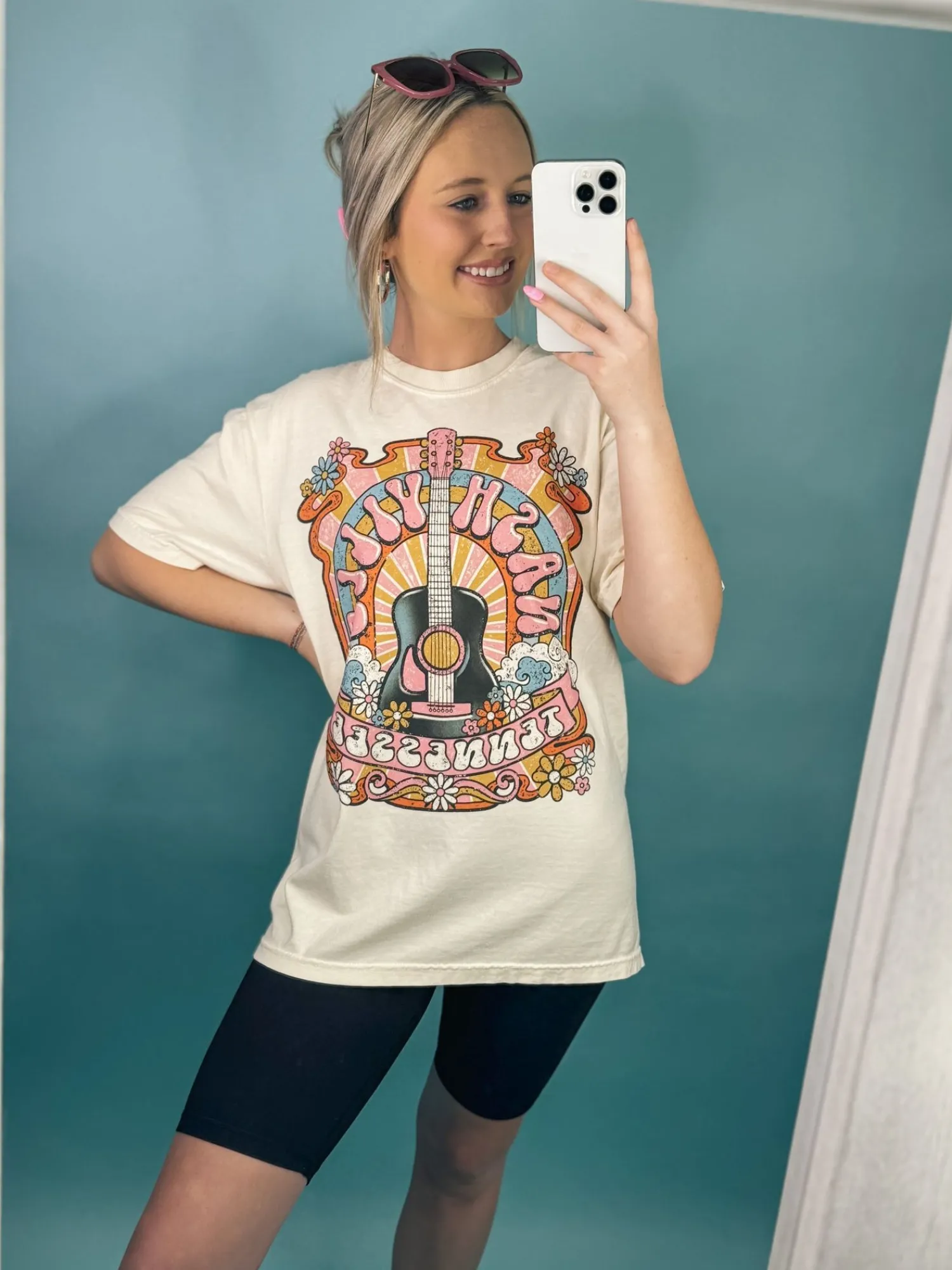 Groovy Nashville Music City Graphic Tee<Allie Lynn's Boutique Fashion